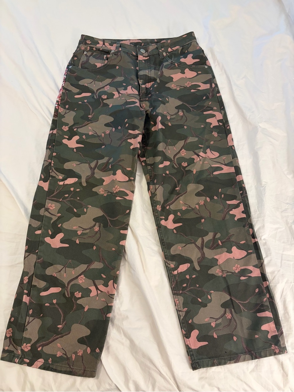 Derschutze Flower Embriodered Denim